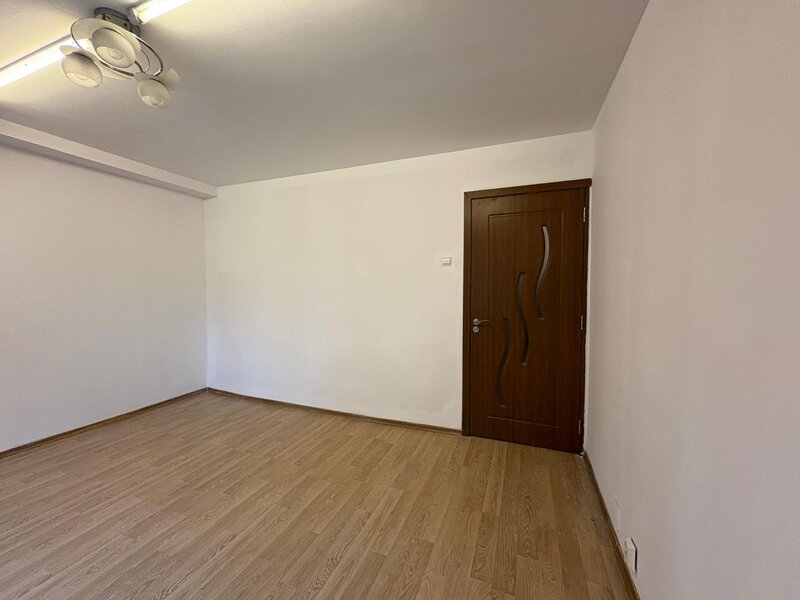 Sebastian, parc vanzare 2 camere, 1/8, decomandat, bl. 95, liber, 118000 E.