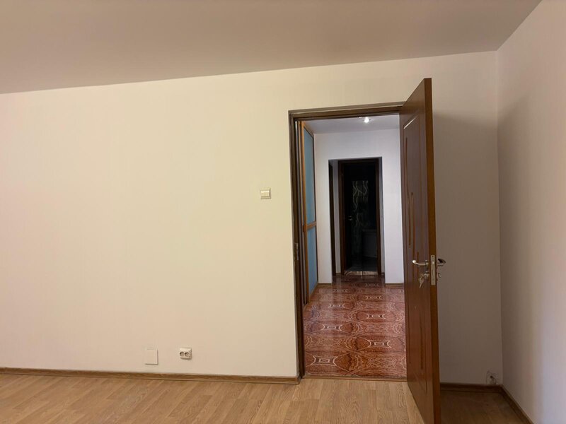 Sebastian, parc vanzare 2 camere, 1/8, decomandat, bl. 95, liber, 118000 E.